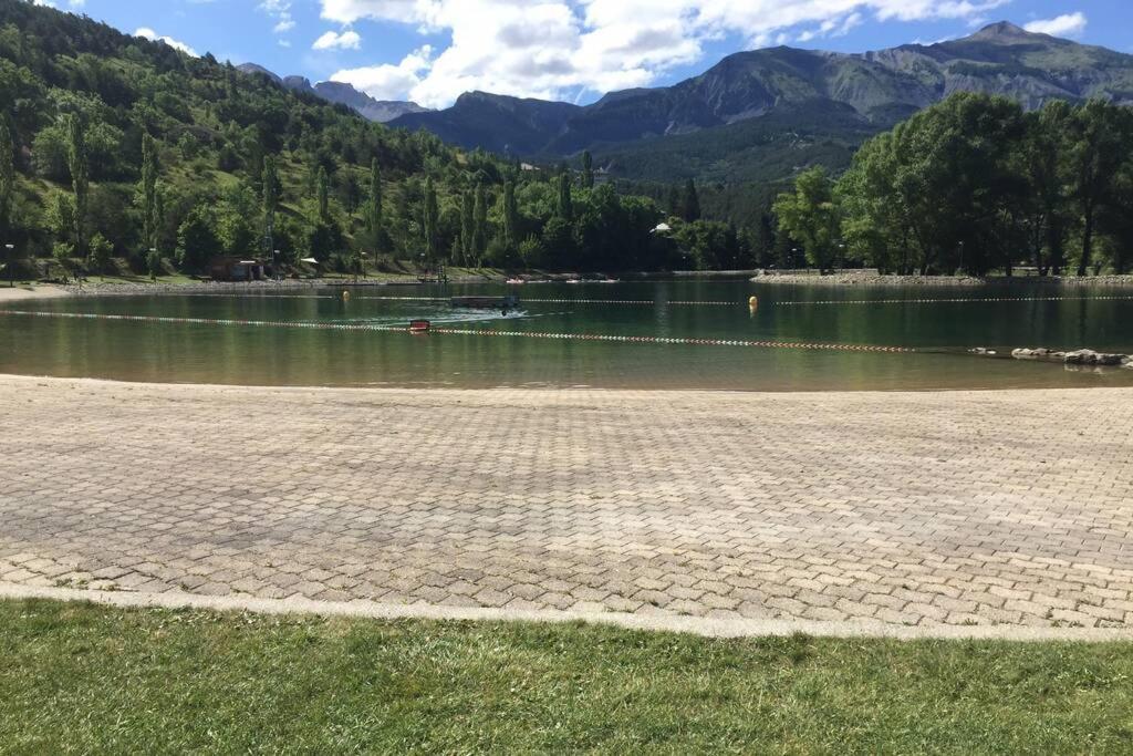 Maison Neuve Proche De Barcelonnette Jausiers Buitenkant foto