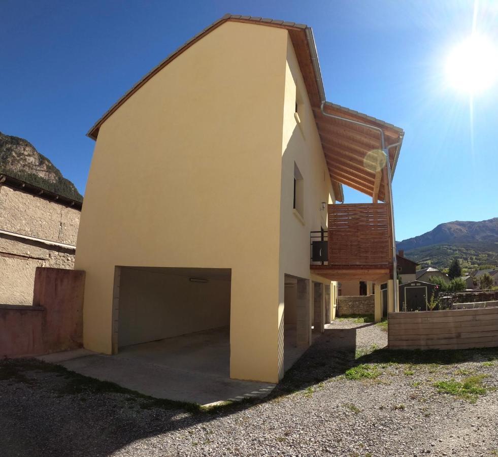 Maison Neuve Proche De Barcelonnette Jausiers Buitenkant foto