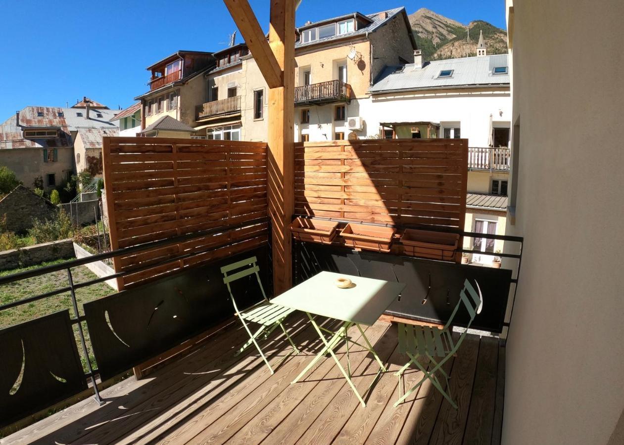 Maison Neuve Proche De Barcelonnette Jausiers Buitenkant foto